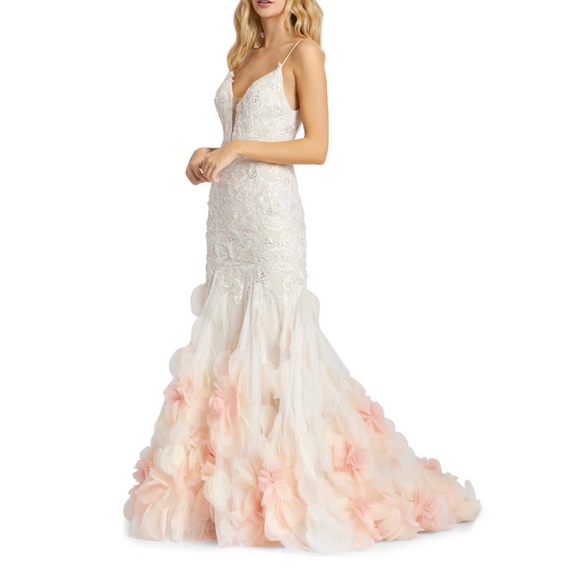 Mac Duggal Dresses & Skirts - Mac Duggal Floral Appliqué Lace Trumpet Gown With 3D Flowers Bottom New With Tag